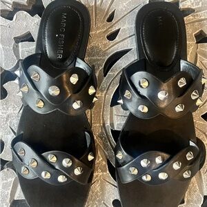 Lovely Marc Fisher sandals 6.5 fits more like a 6